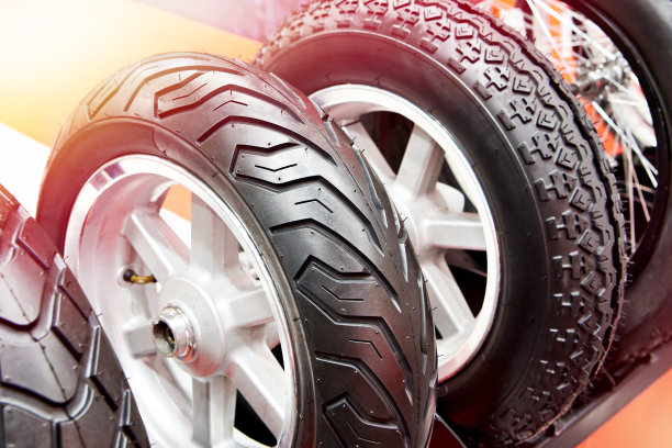 摩托车的轮子图片下载