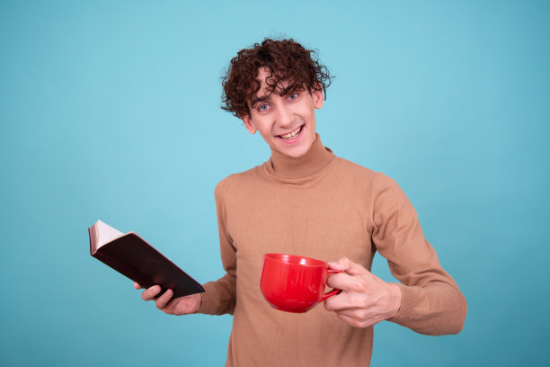 情绪化的家伙，书里有个有趣的故事。工作和学习。图片下载