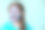 敷面膜的Spa女士。美容。一个漂亮女孩的特写，她头上缠着毛巾敷着面膜图片下载