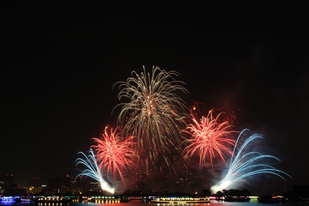 东京的烟花图片下载