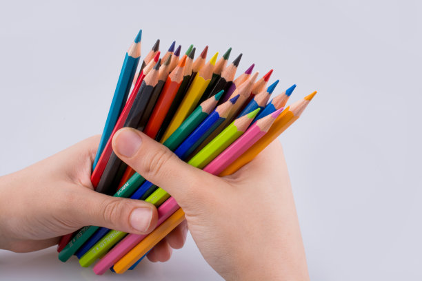 手持铅笔图片下载