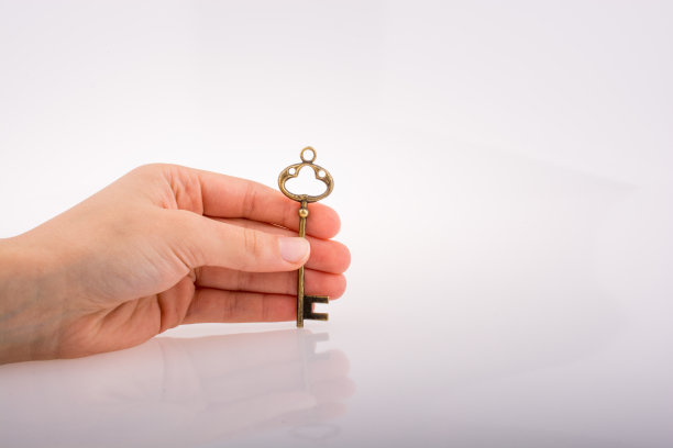 手持钥匙图片下载