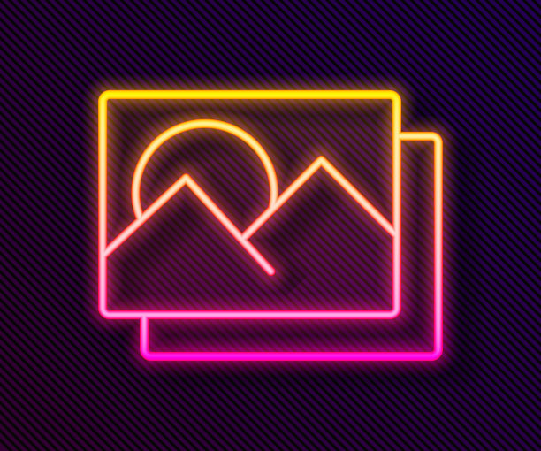 发光的霓虹灯线相框图标孤立的黑色背景。老式的空相框。向量图片下载