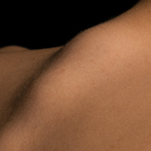 女性身体结构。女人身体的特写部分。护肤、保健、卫生、医药理念。微距摄影。艺术，自然美理念图片下载