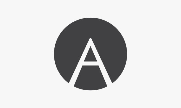 标志设计中字母一圈孤立在白色上图片下载