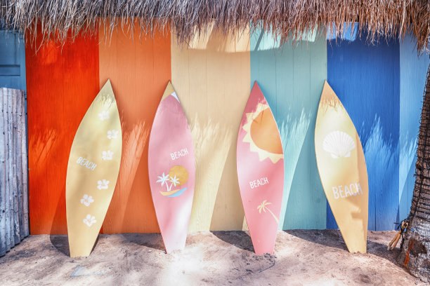 冲浪板准备在海滩上使用图片下载