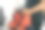 一个年轻人把一本书装进房间里桌子上的一个袋子里图片下载