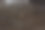 桌子上的空酒杯照片。图片下载