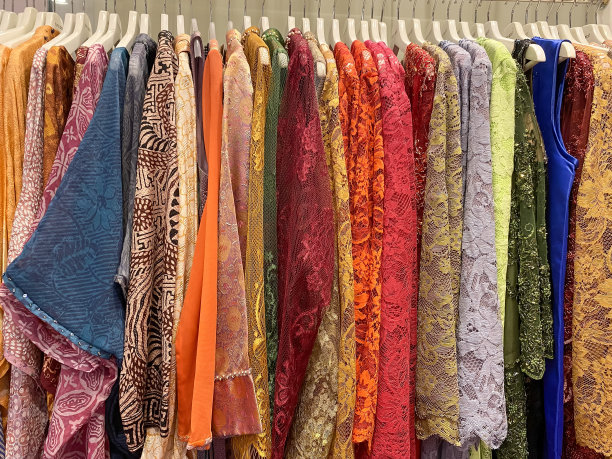 一堆彩色蜡染布图片下载