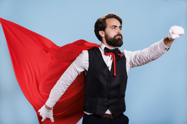 披风飘飘的强大男人图片下载