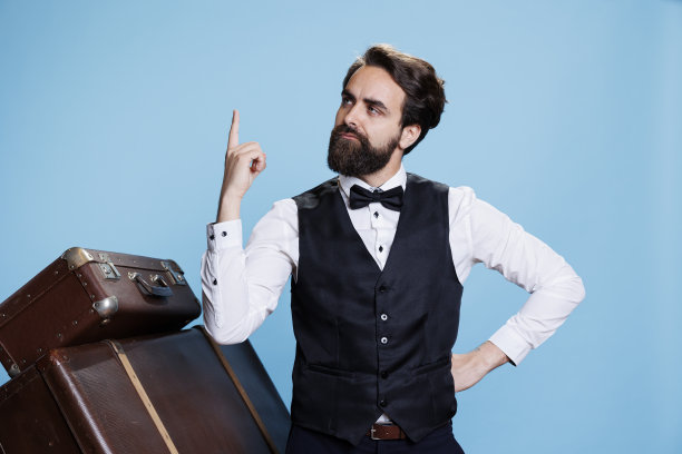 男服务员有了主意图片下载