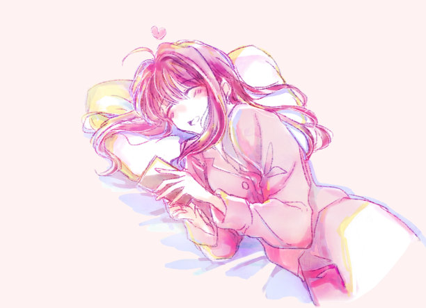 躺着看手机时微笑的女人图片下载