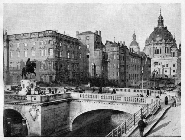 1900年德国柏林的皇家城堡图片下载