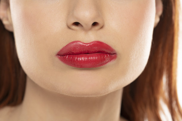 一张美丽性感的红唇特写照片图片下载