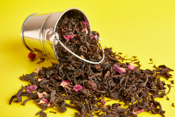 一个装满果茶的小桶。图片下载