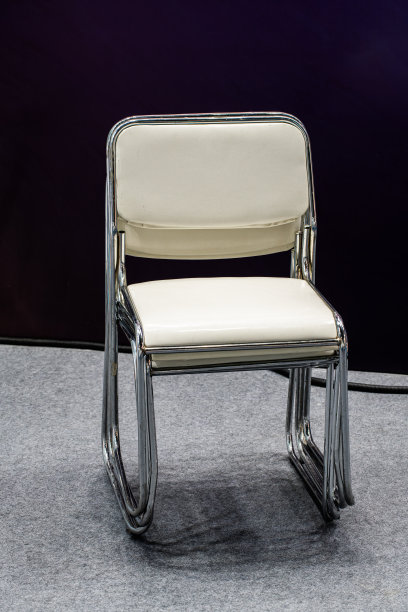 白色的椅子图片下载