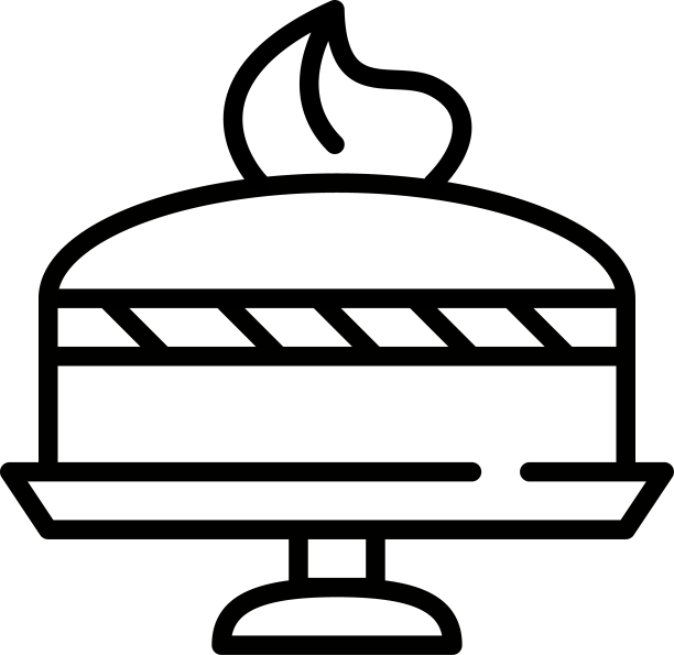 家里烤的蛋糕配上鲜奶油图片下载