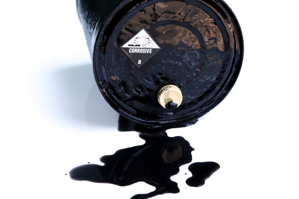 工业或实验室中存放危险化学废物的容器图片下载