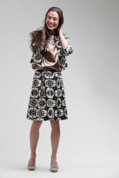 女人在模特和笑声中的可爱表情图片下载