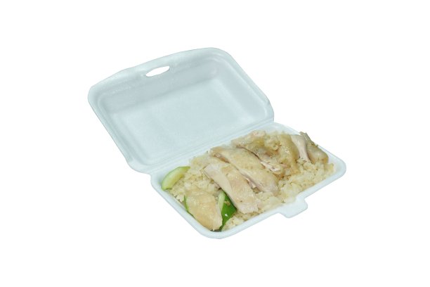 白底泡沫包装上的蒸米饭配上酱汁煮鸡图片下载