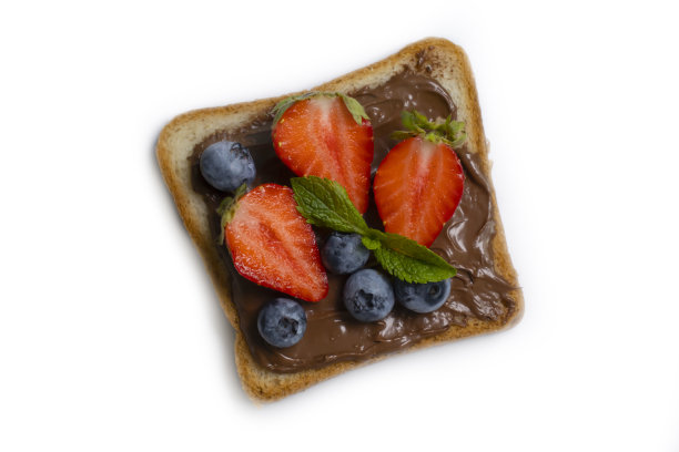 白底巧克力草莓面包图片下载