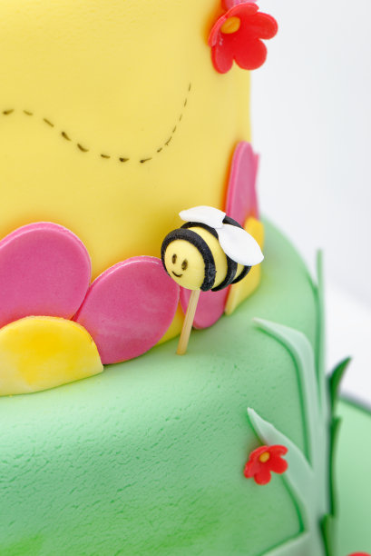 动物雕像生日派对蛋糕图片下载