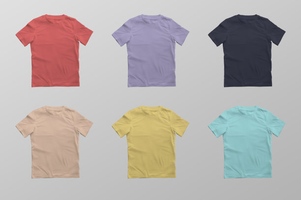 一套夏天的衣服，五颜六色的儿童t恤的模型，孤立的背景，正面视图。图片下载