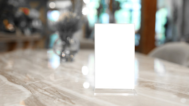 咖啡馆菜单。吧台餐厅咖啡厅的木桌上的菜单框。文字营销推广空间图片下载