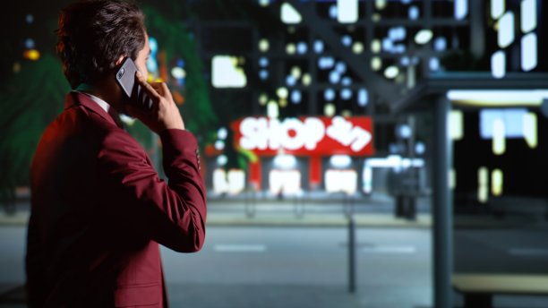 企业家在电话里走来走去图片下载