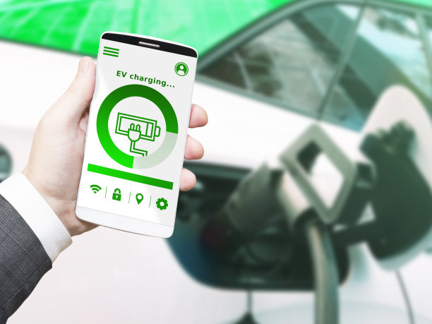 电动汽车充电站，带有手机app显示充电器状态图片下载