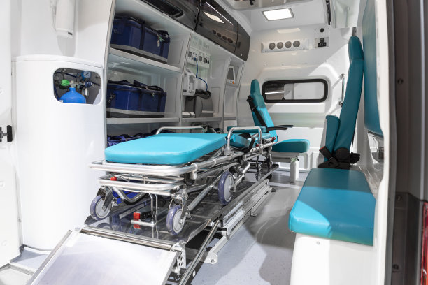 全新救护车车内医疗车供医院使用图片下载