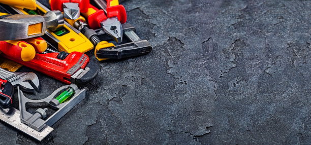 非常近距离的视图建设工具设置在黑暗背景。图片下载