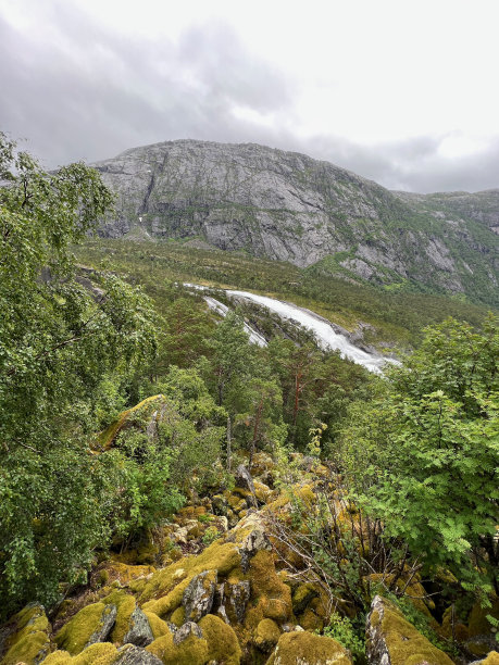挪威Kinsarvik的Husedalen山谷图片下载