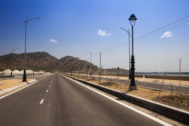 孤独的乡村道路在Phan Rang, Ninh, Thuan，越南，亚洲图片下载