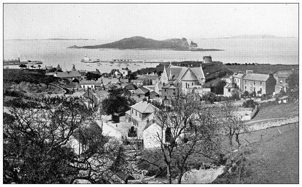 爱尔兰古色古香的旅行照片:“爱尔兰之眼”在都柏林湾图片下载