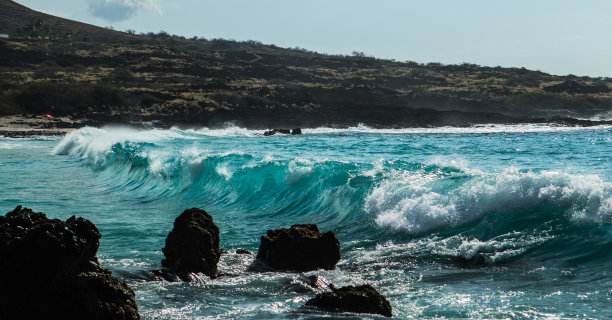 夏威夷的蓝色海浪图片下载