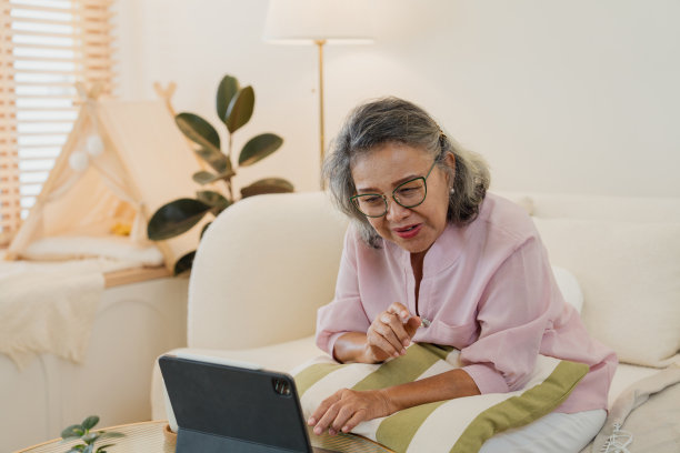 数字时代的休闲娱乐。图片下载