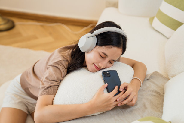 数字时代的休闲娱乐。图片下载