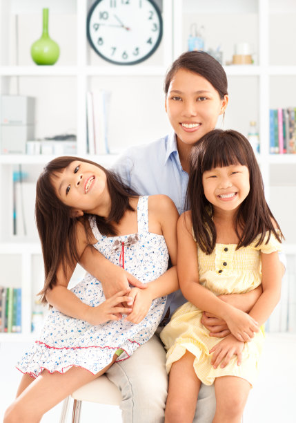 母亲与女儿图片下载