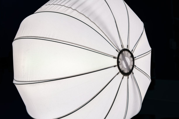 工作室照明设备:闪光灯和软箱图片下载