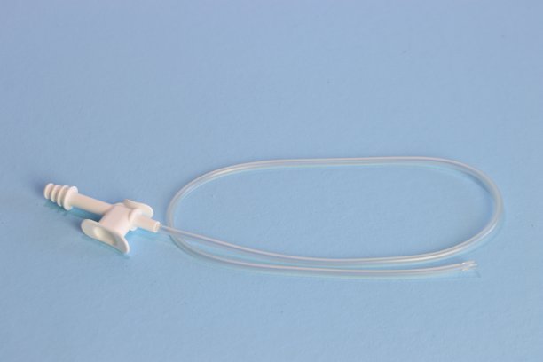 浅蓝色背景的气管抽吸插管图片下载