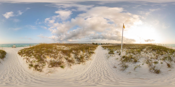 360等矩形照片早上在彭萨科拉海滩墨西哥湾的日出图片下载