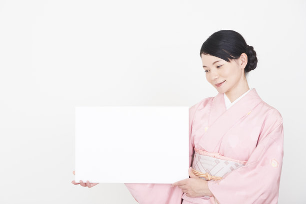 穿着日本传统服装和服的妇女图片下载