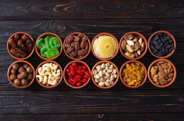 混合干的和糖的水果和坚果图片下载