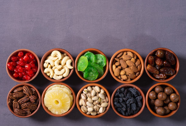 混合干的和糖的水果和坚果图片下载