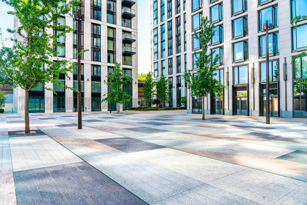 住宅区内的公寓建筑图片下载