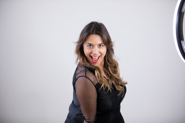 一个美丽的阿根廷女人的肖像图片下载