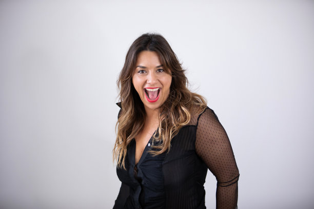 一个美丽的阿根廷女人的肖像图片下载