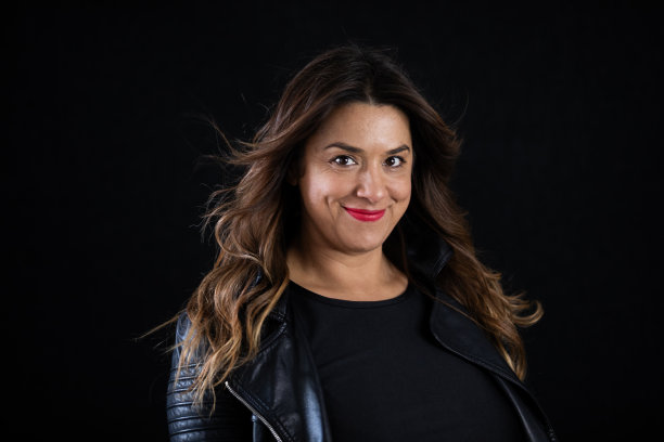 一个美丽的阿根廷女人的肖像图片下载