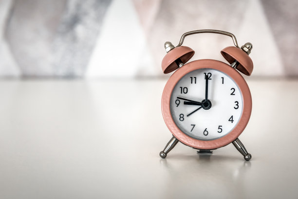 复古闹钟图片下载